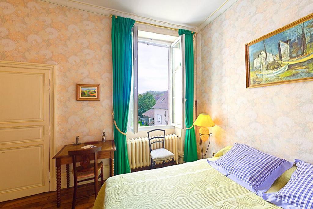 Amphore Du Berry Saint-Amand-Montrond Room photo