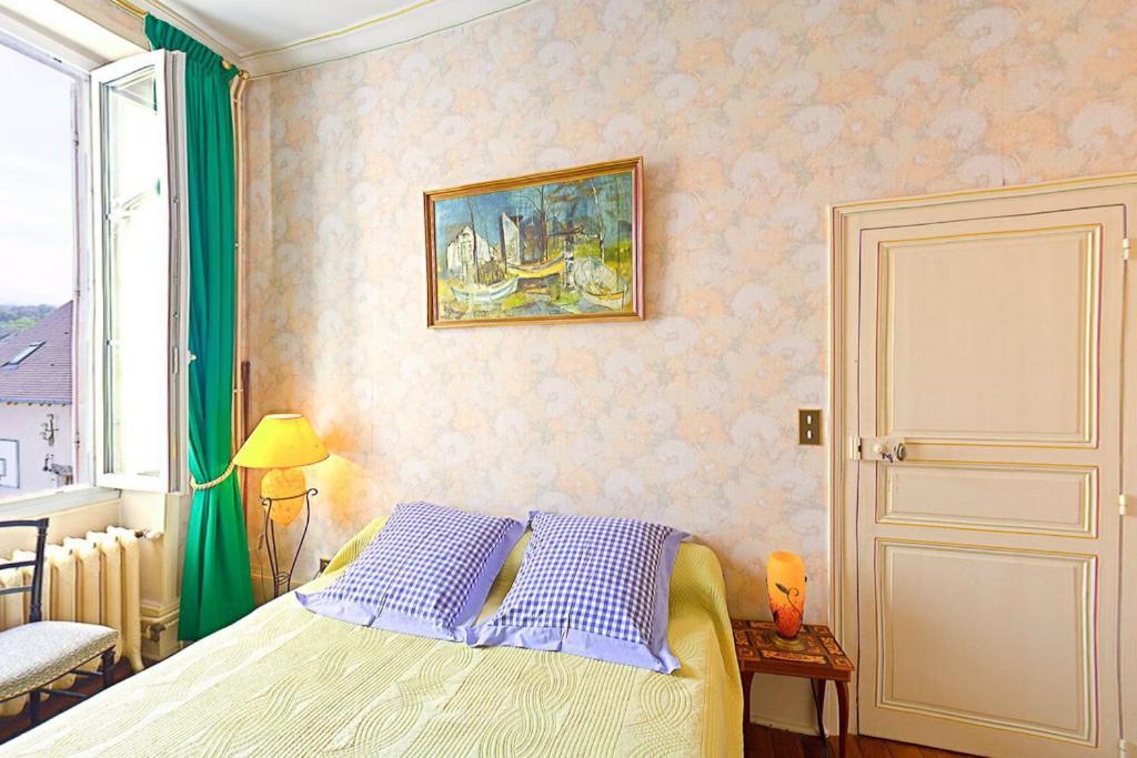 Amphore Du Berry Saint-Amand-Montrond Room photo