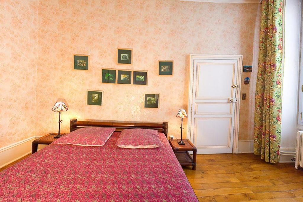 Amphore Du Berry Saint-Amand-Montrond Room photo